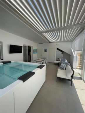 G&G House